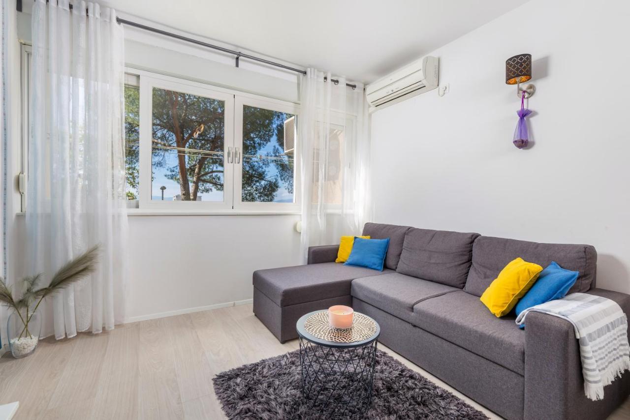 Sunny Studio Apartment With Balcony 리예카 외부 사진