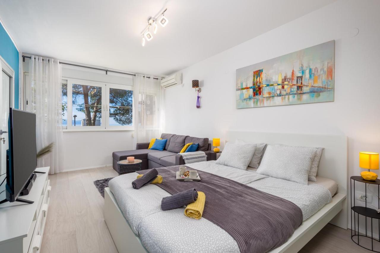 Sunny Studio Apartment With Balcony 리예카 외부 사진