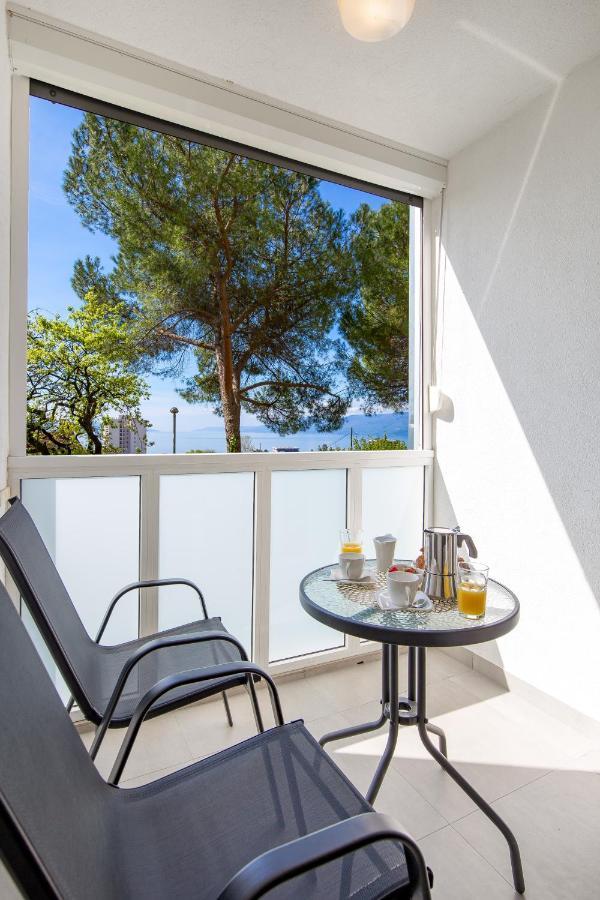 Sunny Studio Apartment With Balcony 리예카 외부 사진