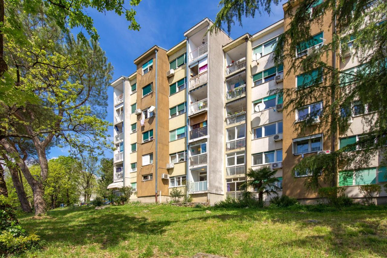 Sunny Studio Apartment With Balcony 리예카 외부 사진